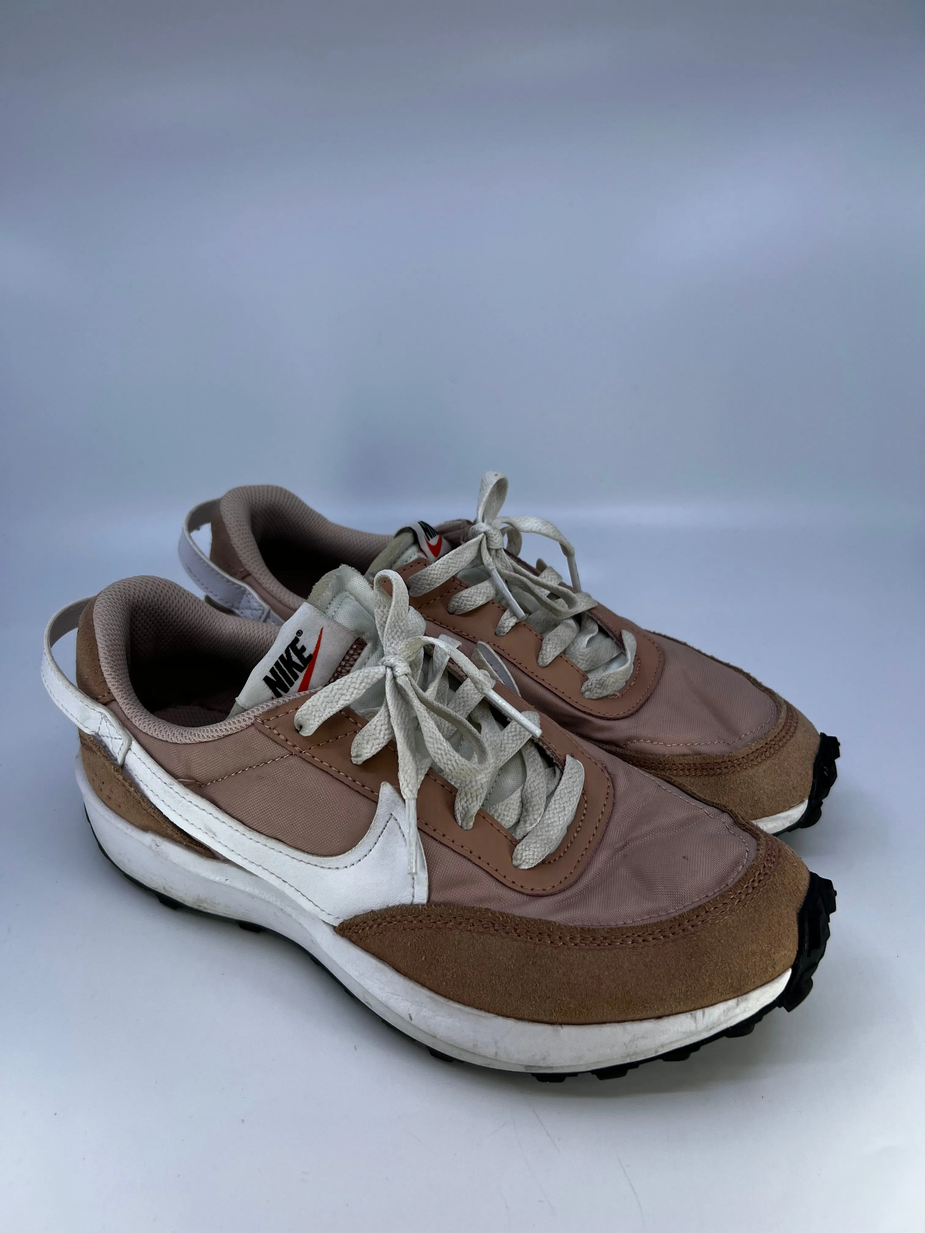 Shoes Athletic By Nike  Size: 8